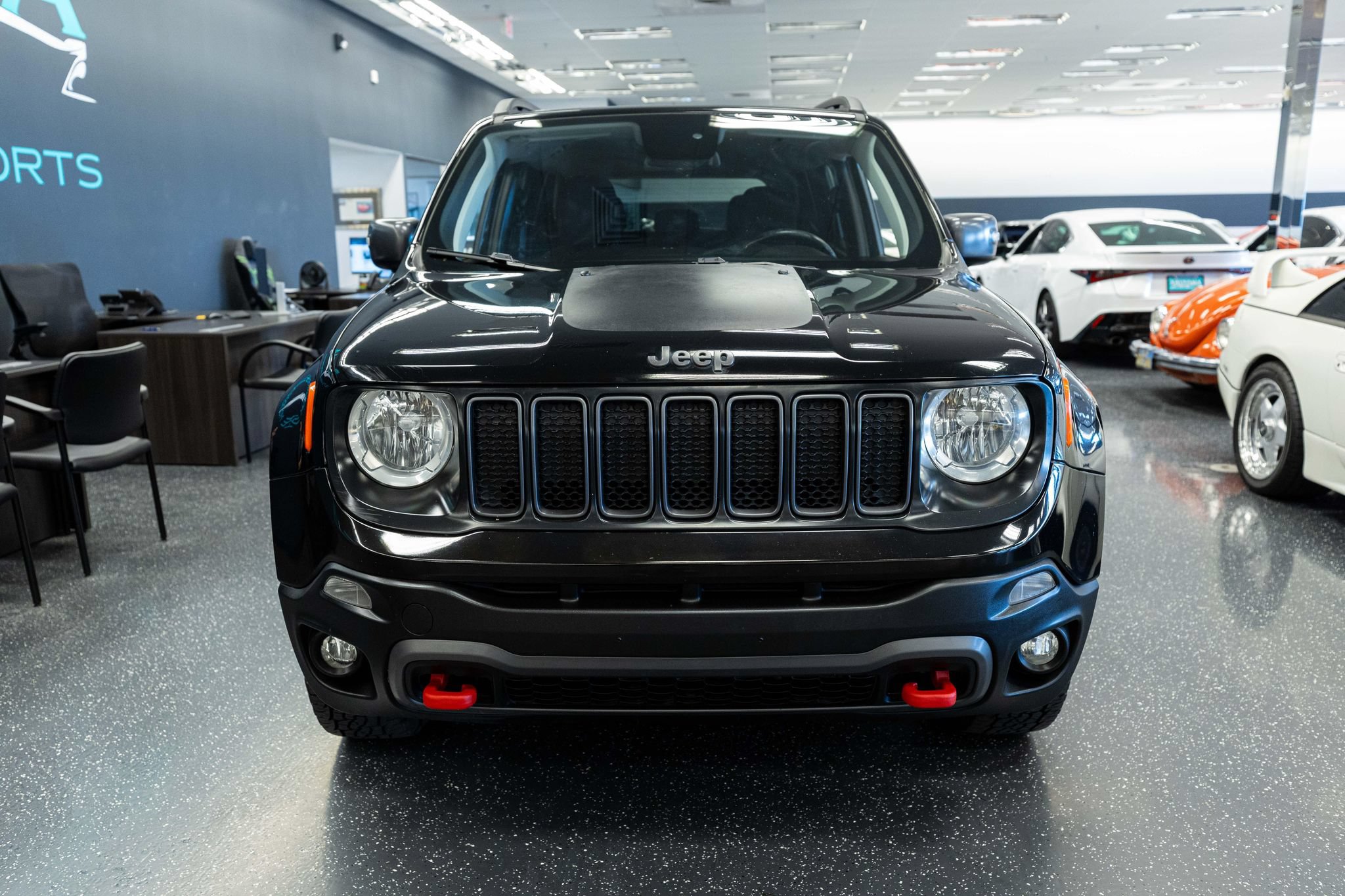 Used 2019 Jeep Renegade Trailhawk w/ Cold Weather Group II AWD/4WD image 2