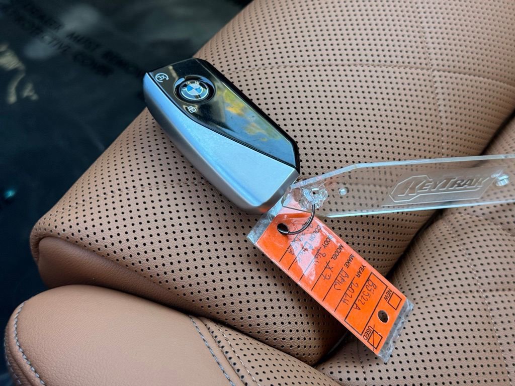 Used 2024 BMW X7 xDrive40i w/ Parking Assistance Package image 46