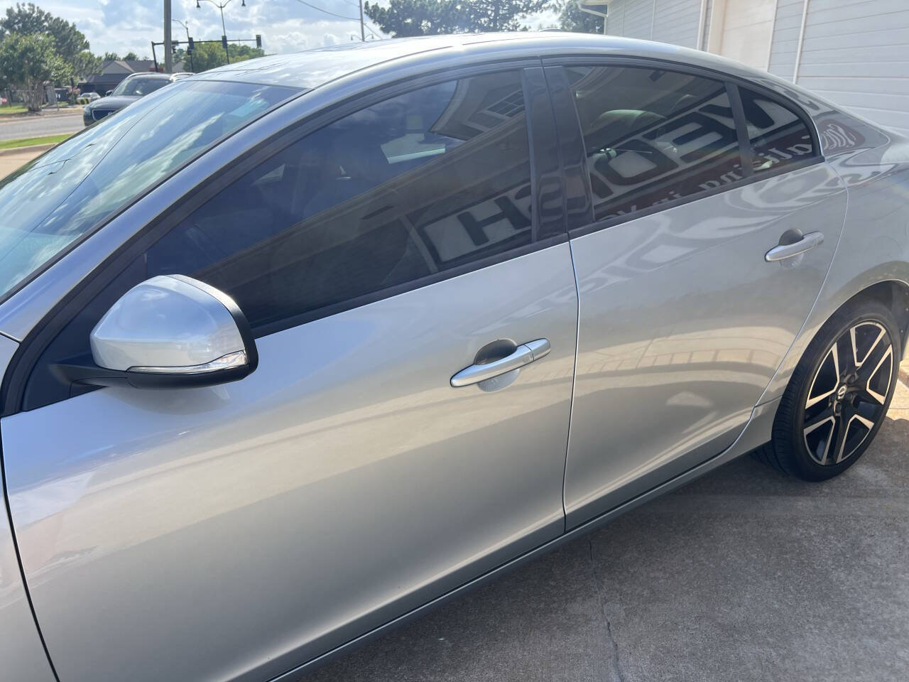 Used 2018 Volvo S60 T5 Dynamic w/ Vision Package FWD image 4