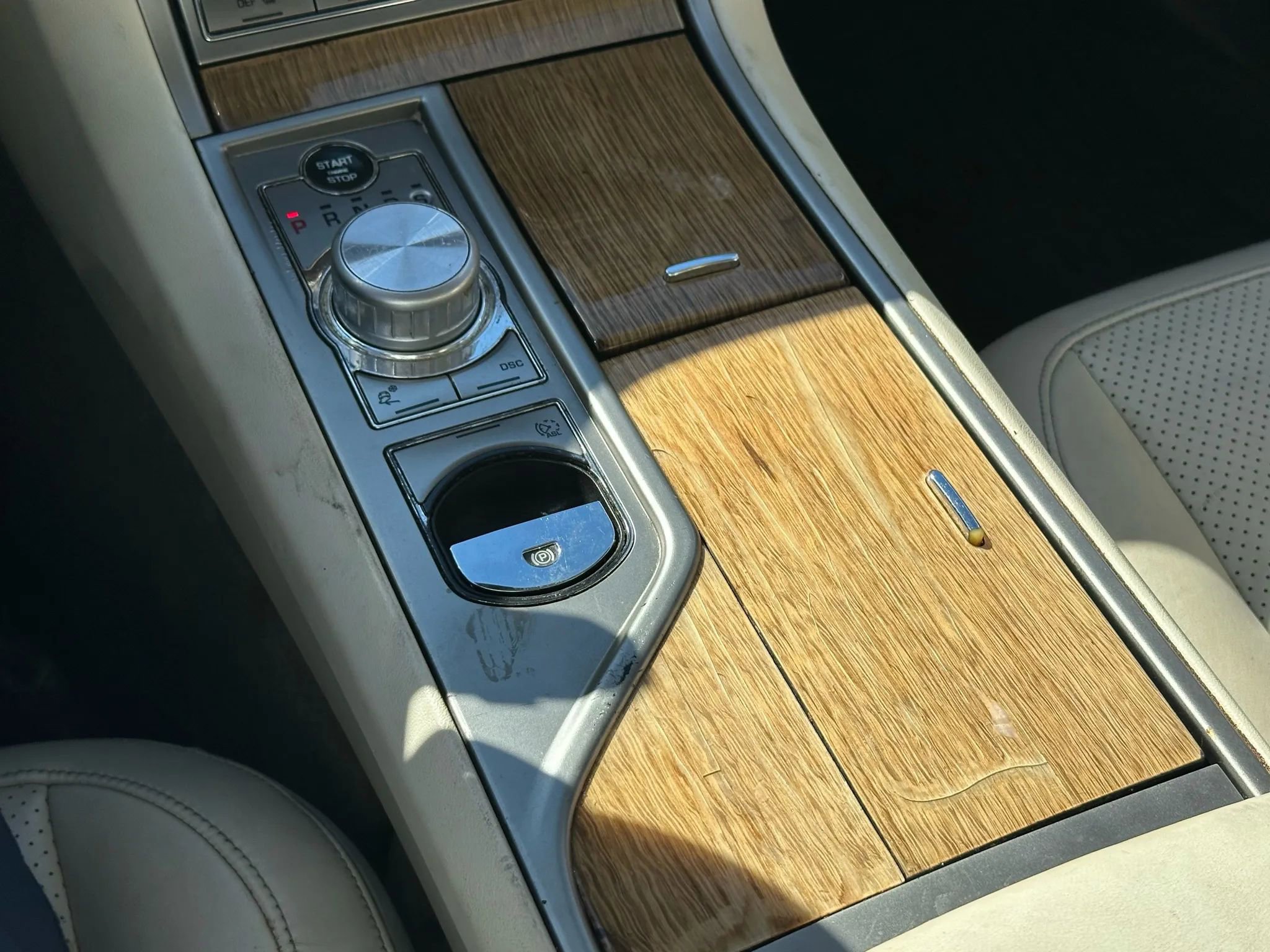 Used 2009 Jaguar XF Premium image 31