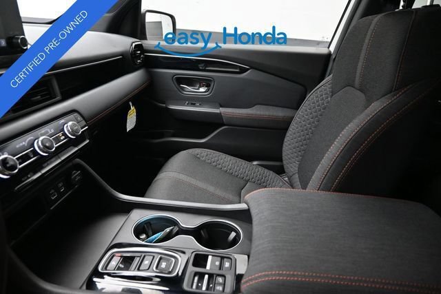 Certified 2025 Honda Pilot Sport image 13