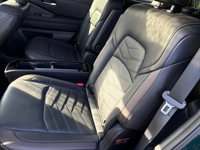 Certified 2025 Nissan Pathfinder Platinum AWD/4WD image 10