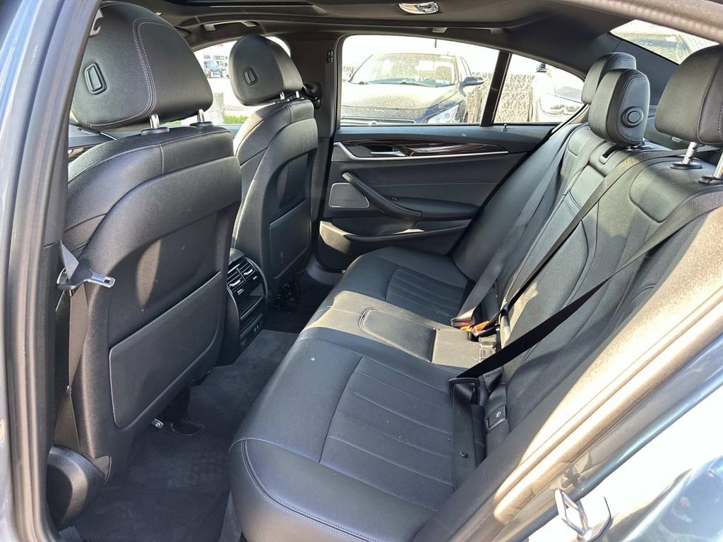 Used 2021 BMW 530i w/ Premium Package image 30