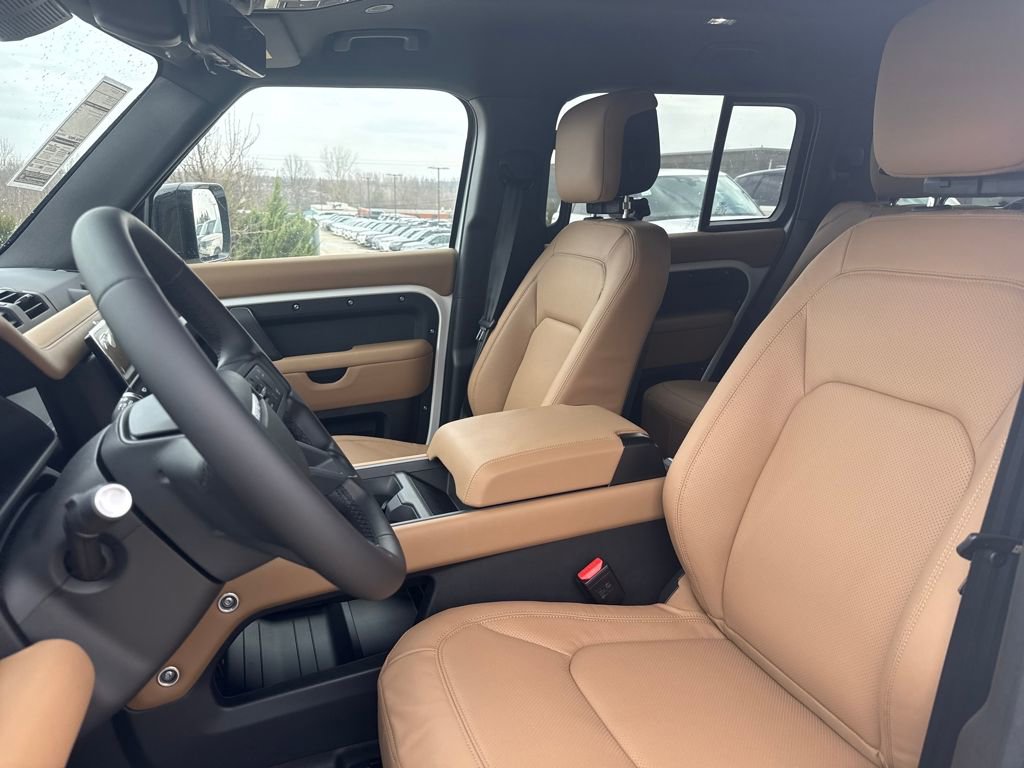 New 2026 Land Rover Defender 130 X-Dynamic SE image 10
