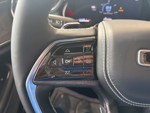 Used 2023 Jeep Grand Cherokee Overland w/ Luxury Tech Group IV image 17