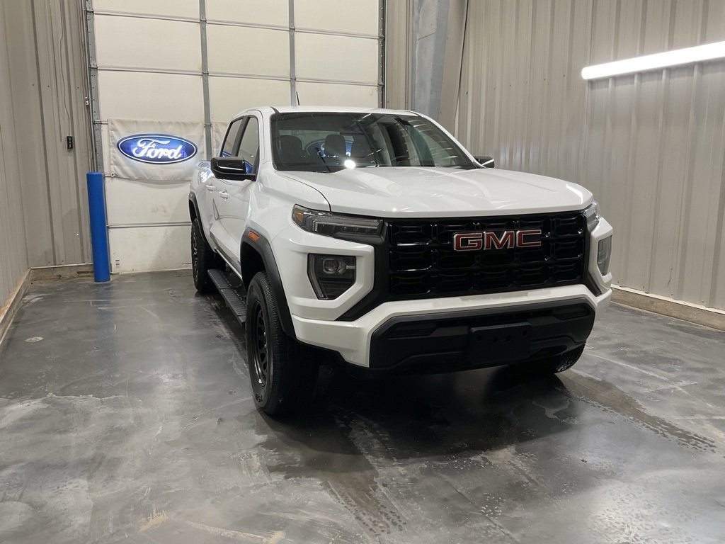 Used 2024 GMC Canyon Elevation image 1