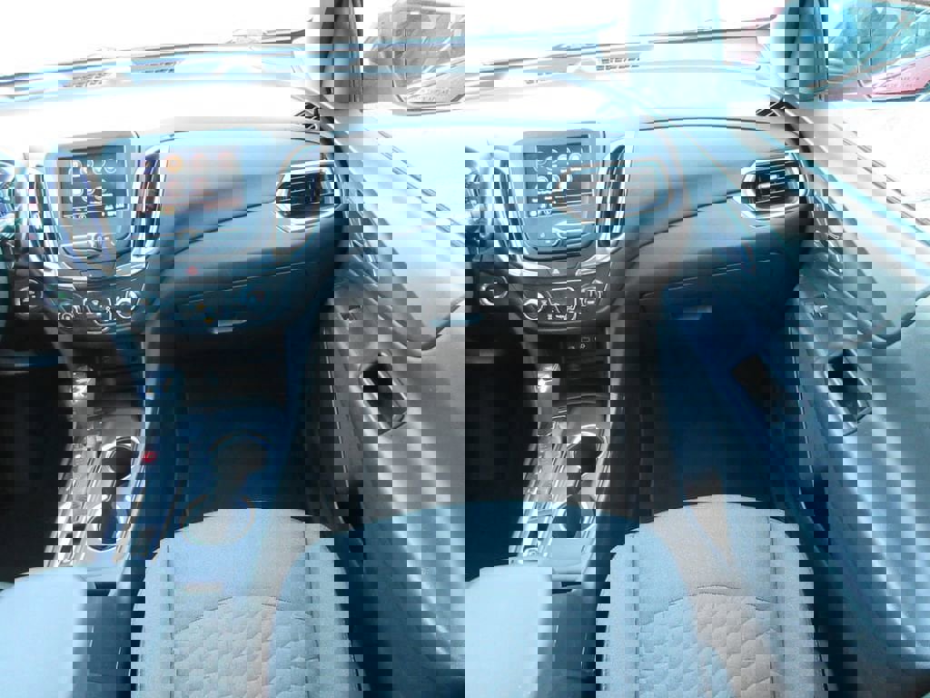 Used 2020 Chevrolet Equinox LT w/ LPO, Floor Liner Package image 16