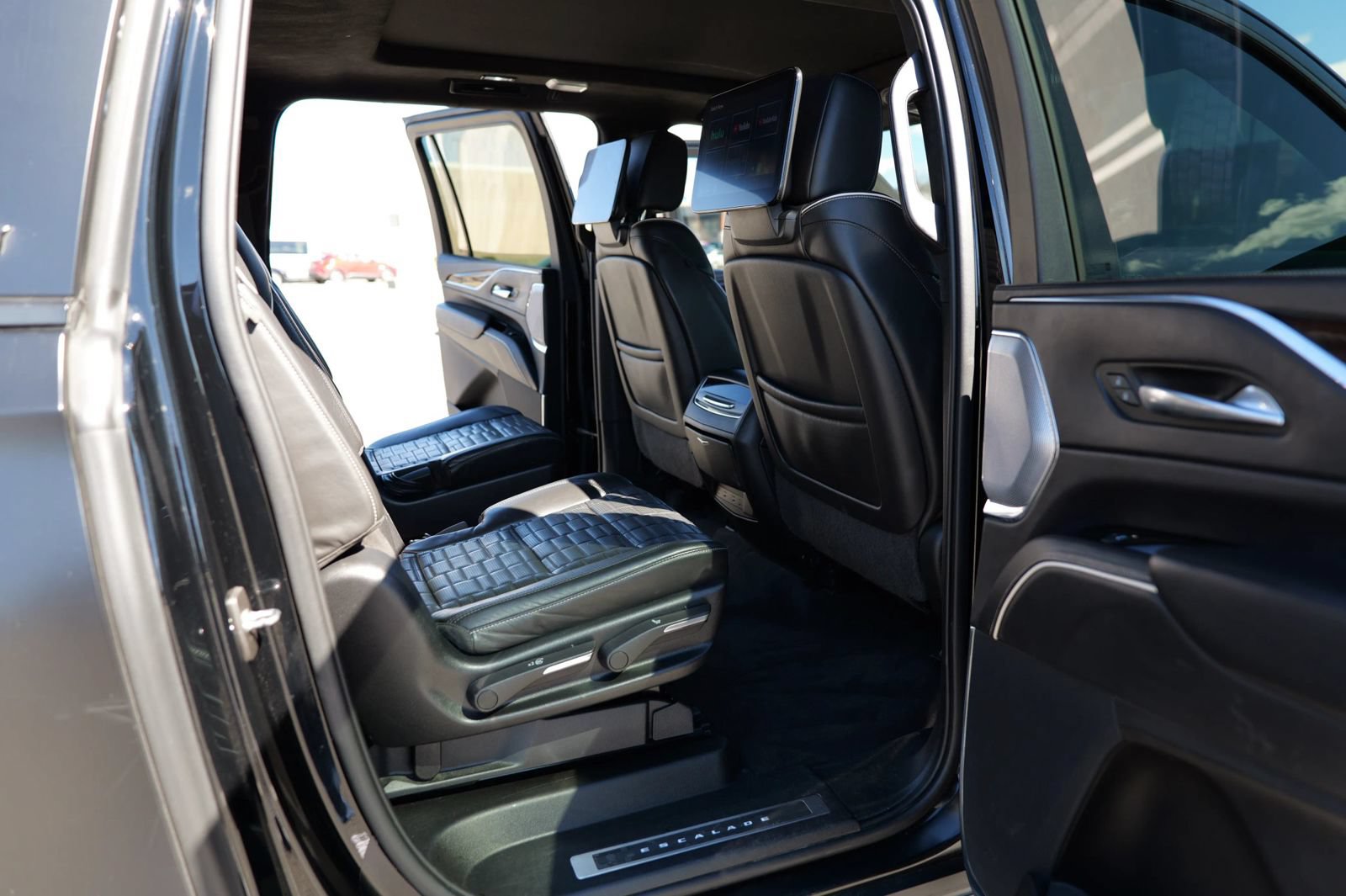 Used 2022 Cadillac Escalade ESV Sport Platinum AWD/4WD image 34
