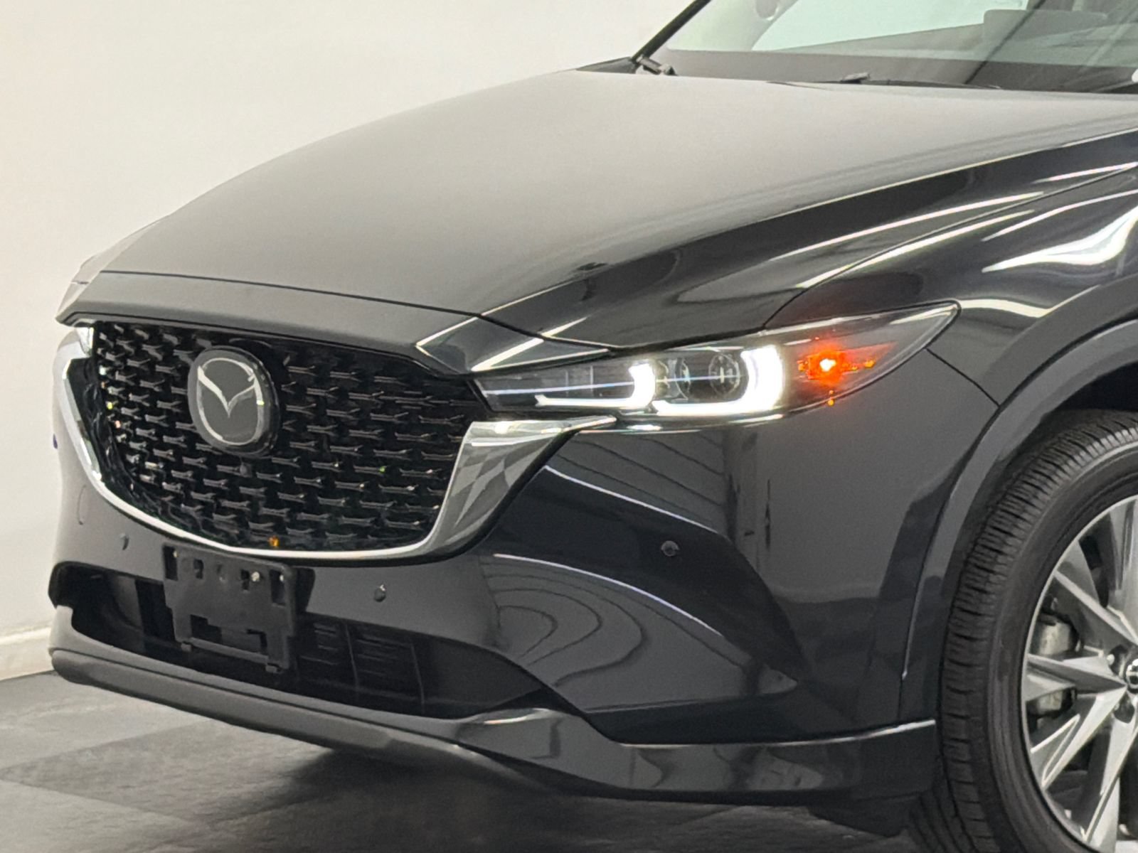 Certified 2025 MAZDA CX-5 AWD 2.5 S w/ Premium Plus Pkg image 2
