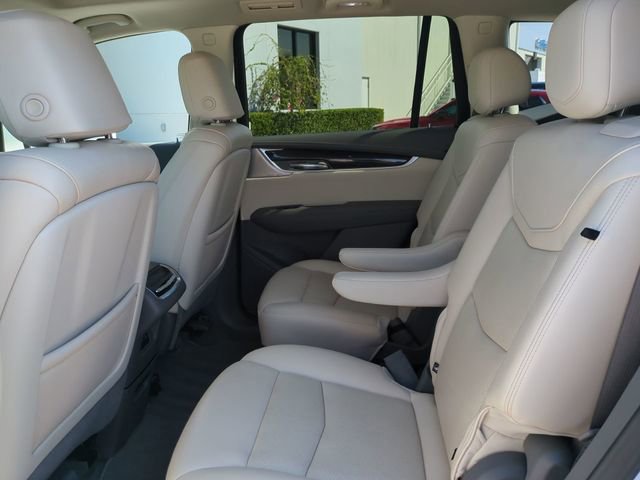 Used 2023 Cadillac XT6 Premium Luxury image 17