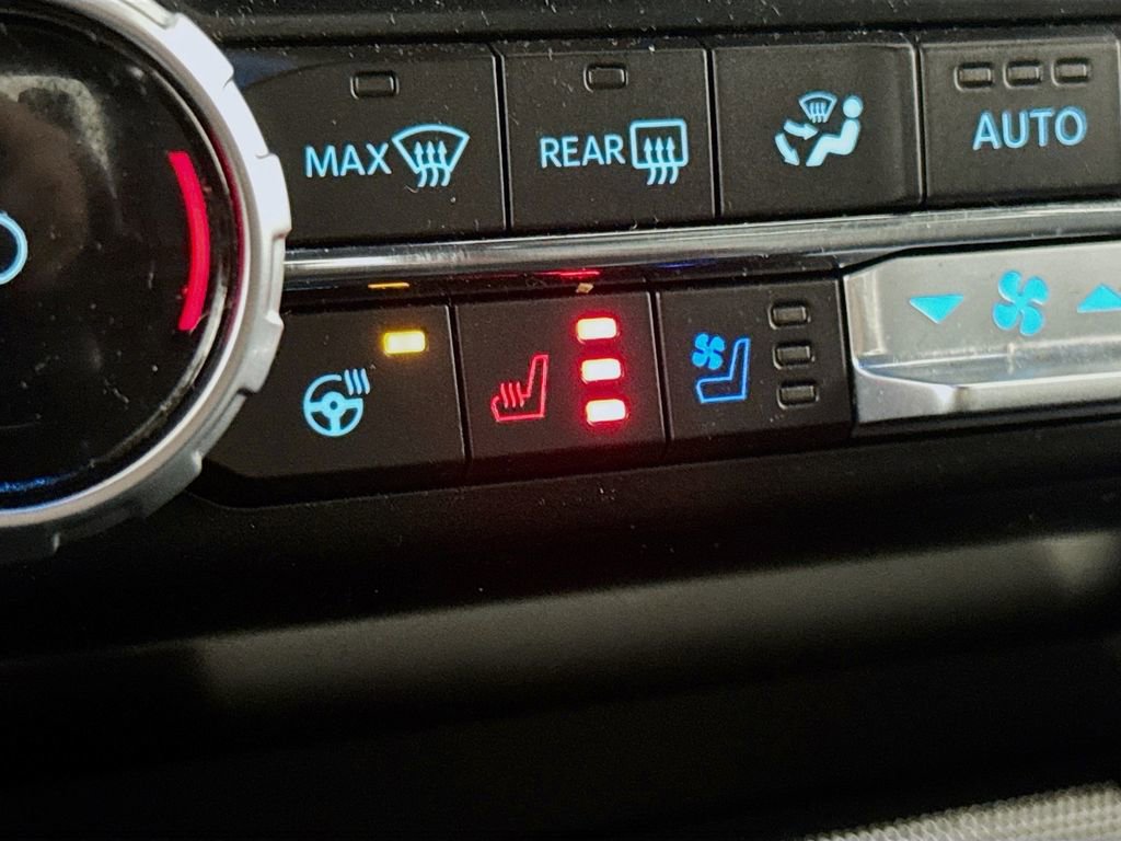 Used 2023 Ford F150 Lariat image 22