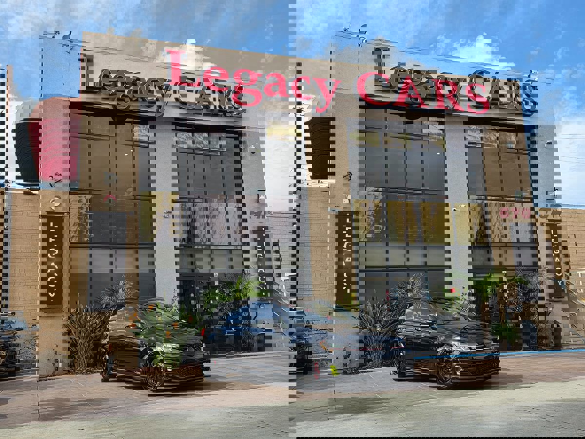 Used 2021 Volkswagen GTI SE image 2