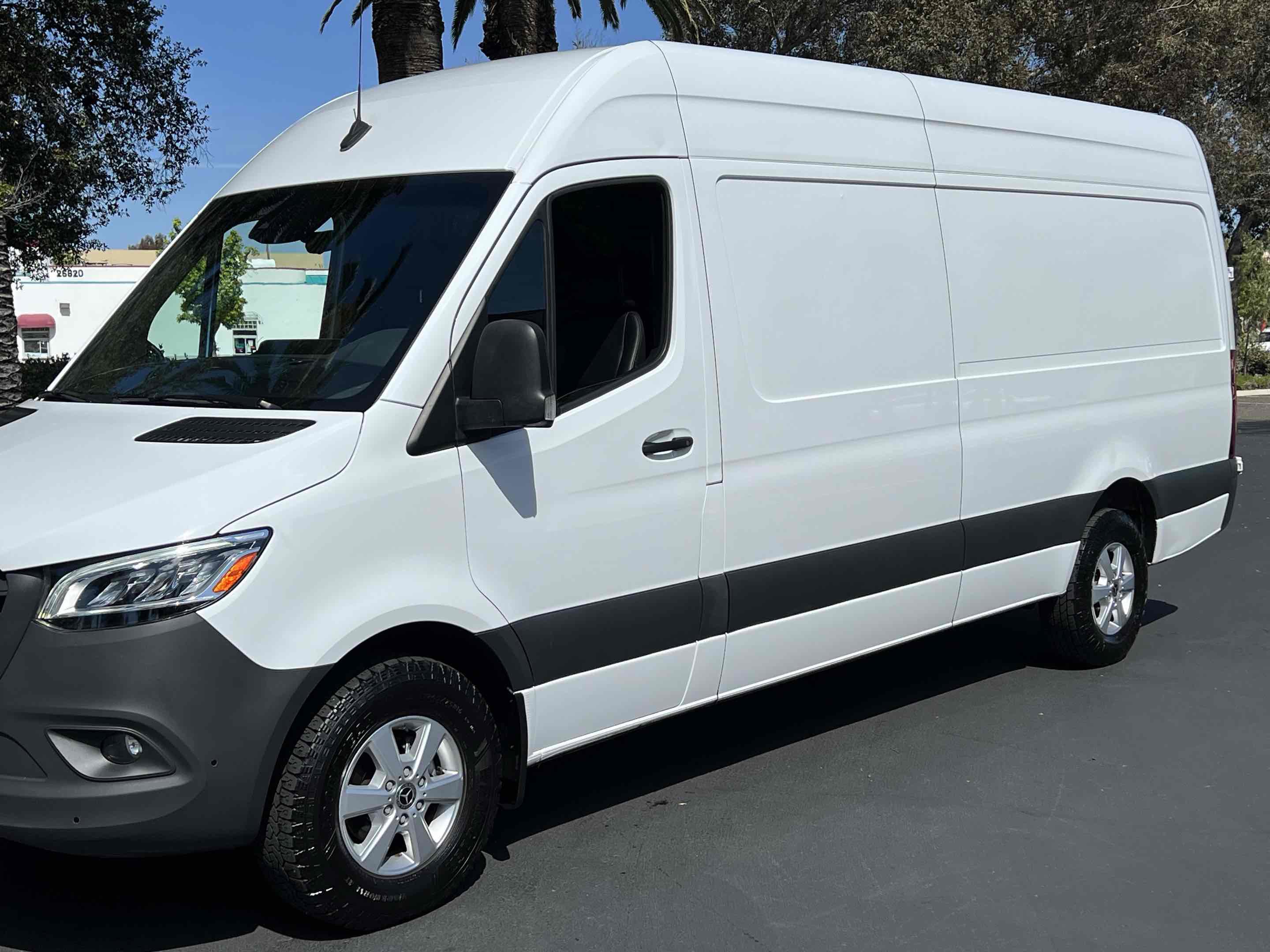 Used 2024 Mercedes-Benz Sprinter 2500 image 39