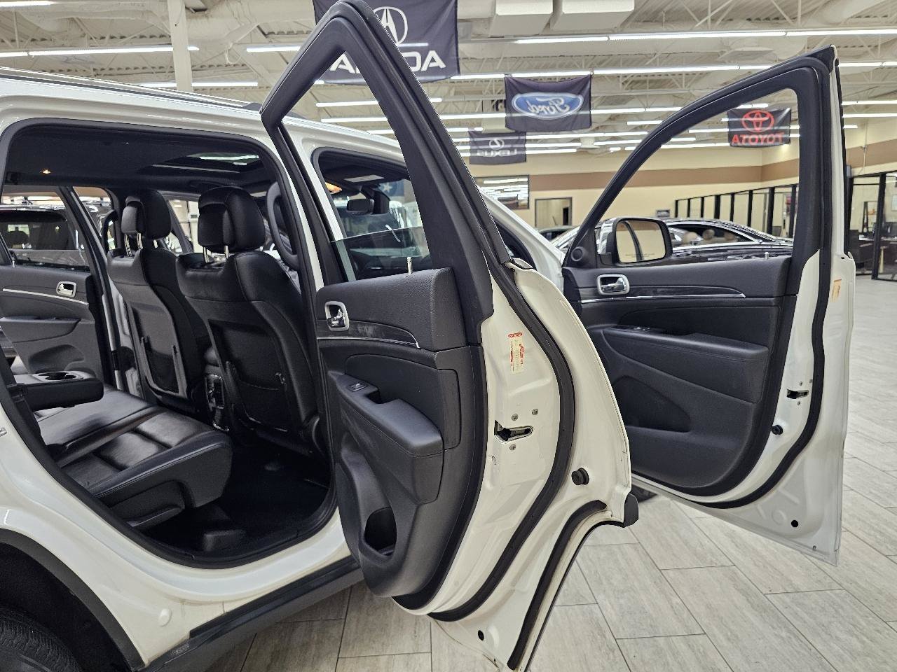 Used 2021 Jeep Grand Cherokee Limited RWD image 15