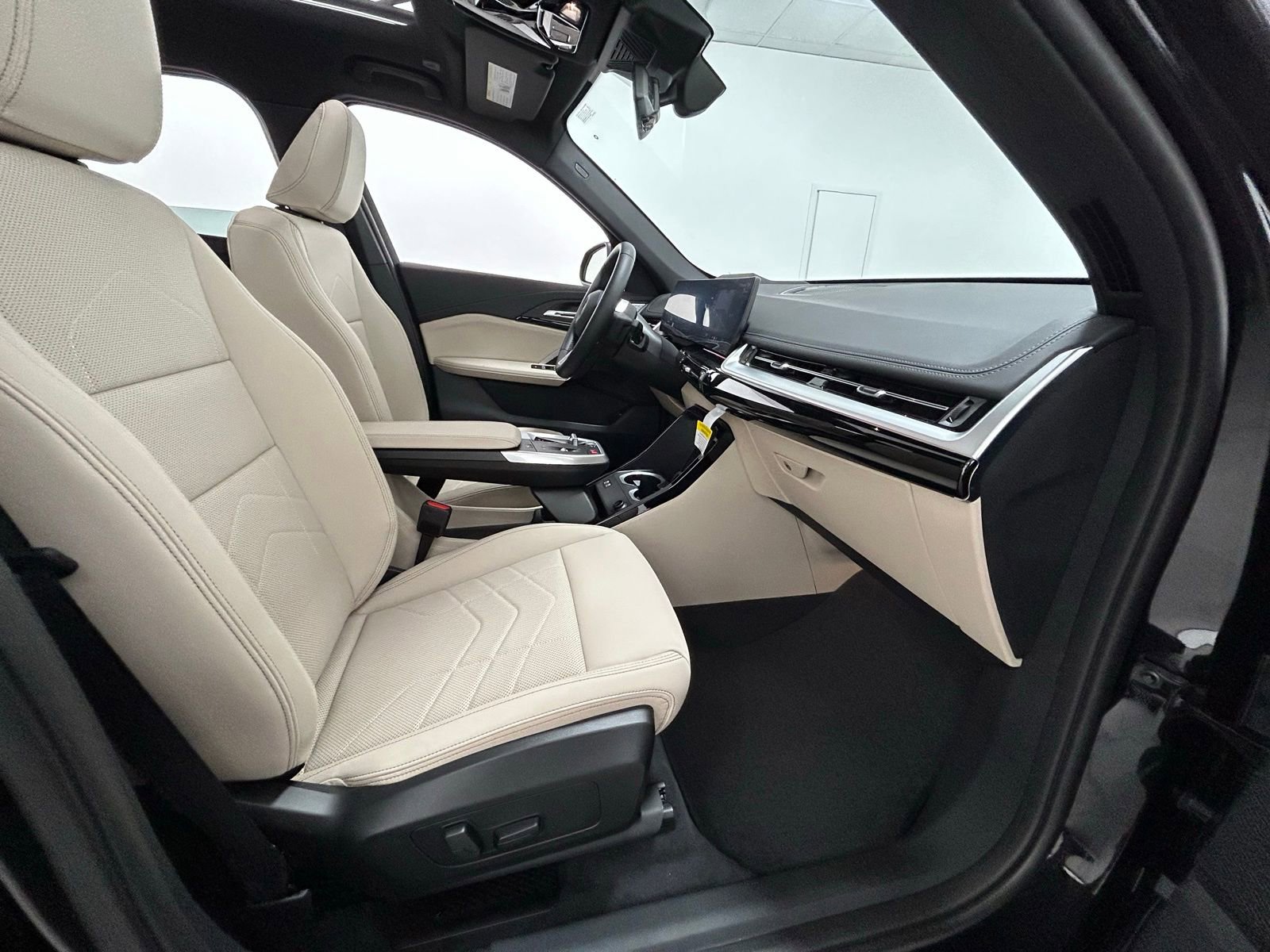 New 2025 BMW X1 xDrive28i w/ Premium Package image 38