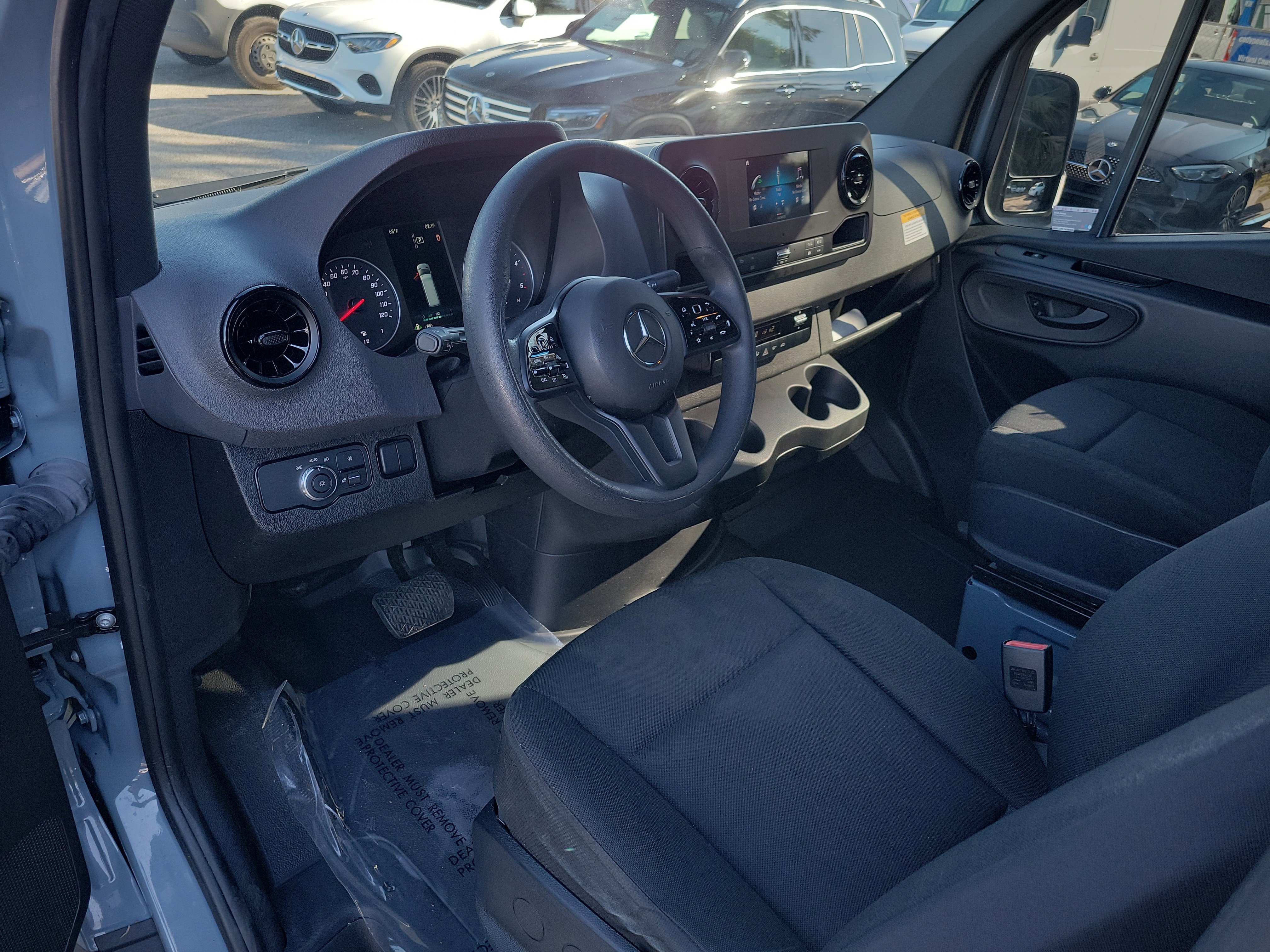 Used 2024 Mercedes-Benz Sprinter 2500 image 22