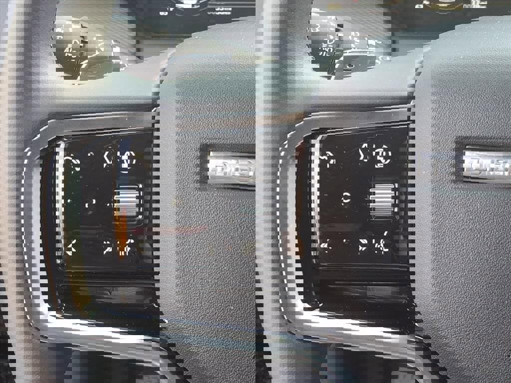 New 2025 Land Rover Discovery Sport Dynamic SE image 17