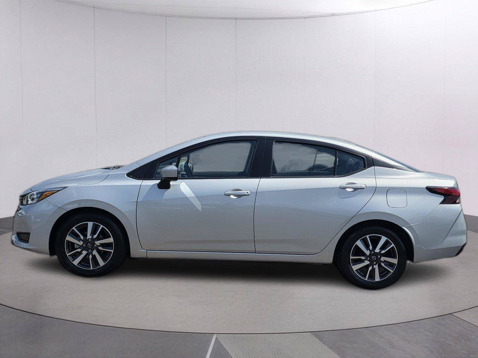 Used 2025 Nissan Versa SV FWD image 8