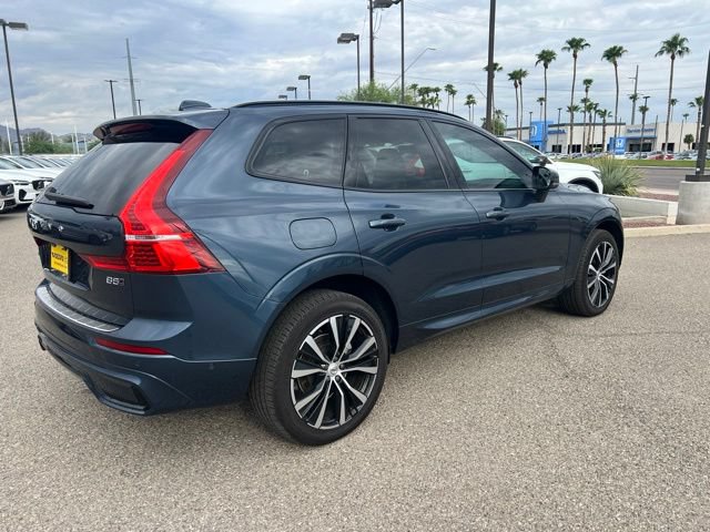 Used 2024 Volvo XC60 B5 Plus AWD/4WD image 3