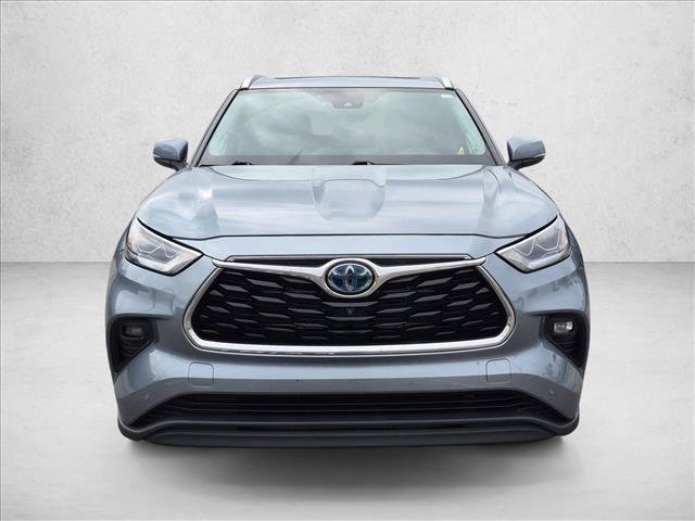 Used 2021 Toyota Highlander Limited FWD image 2