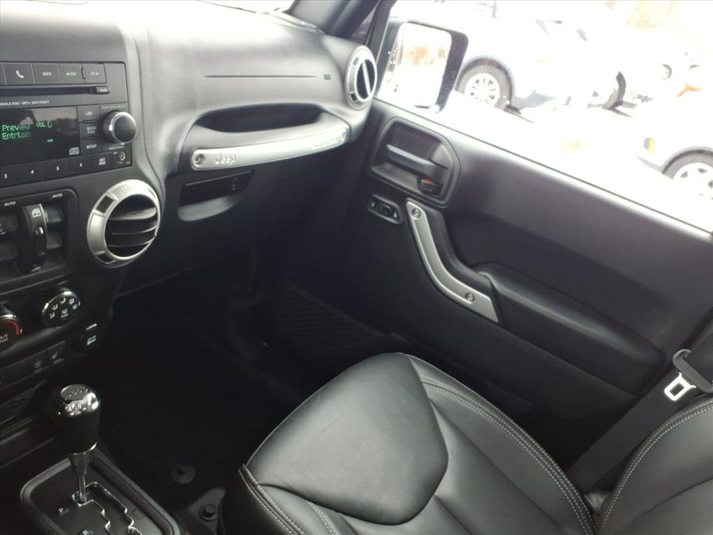 Used 2018 Jeep Wrangler Unlimited Sahara w/ Connectivity Group image 20