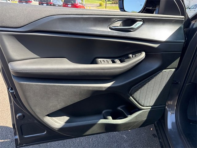 New 2025 Jeep Grand Cherokee Altitude image 11