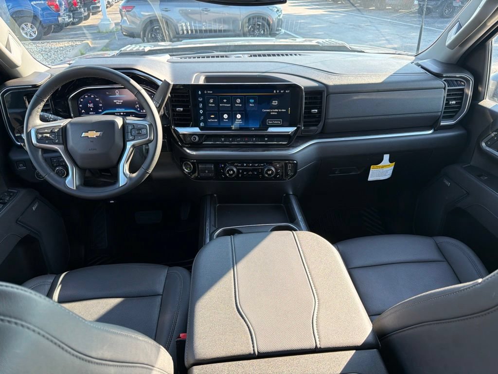 Used 2025 Chevrolet Silverado 3500 LTZ w/ LTZ Convenience Package AWD/4WD image 19
