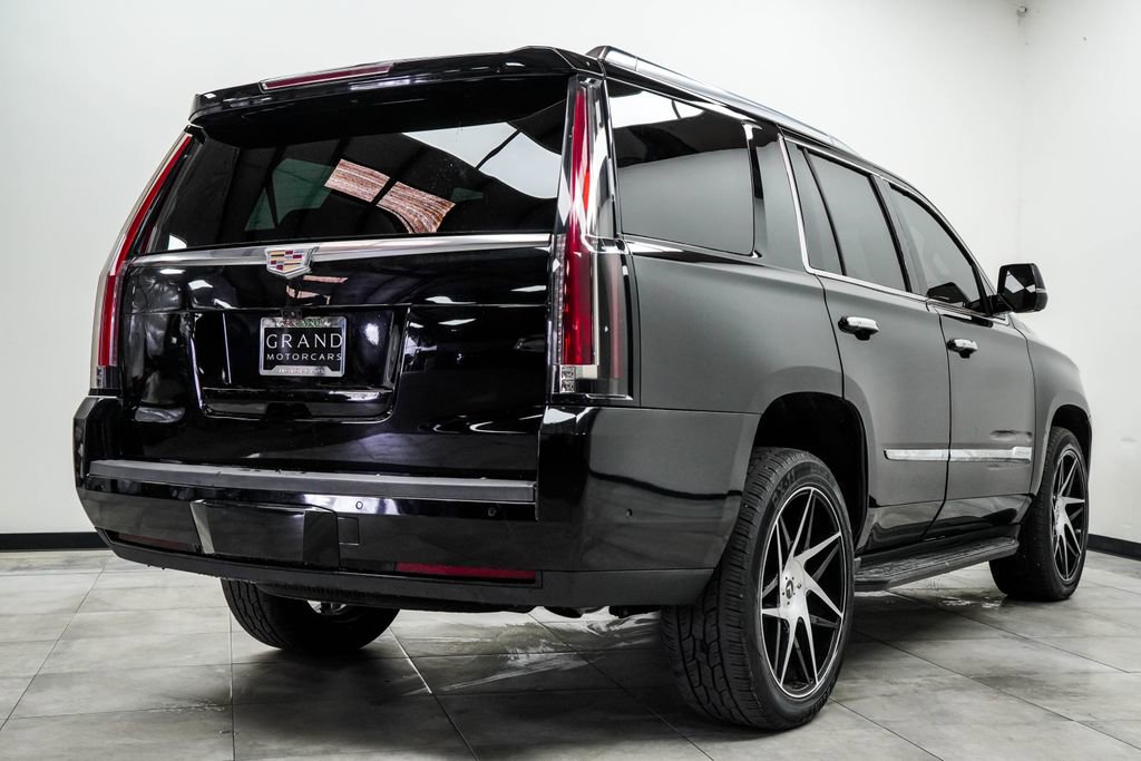 Used 2020 Cadillac Escalade Luxury image 12