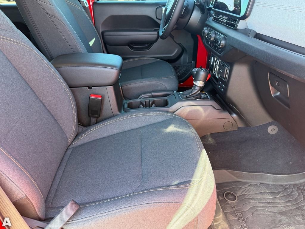 Used 2025 Jeep Wrangler Sport S image 12
