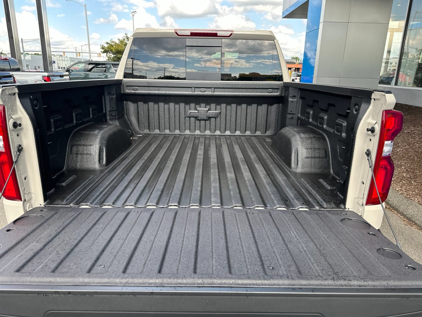 New 2026 Chevrolet Silverado 1500 RST w/ Convenience Package II AWD/4WD image 12