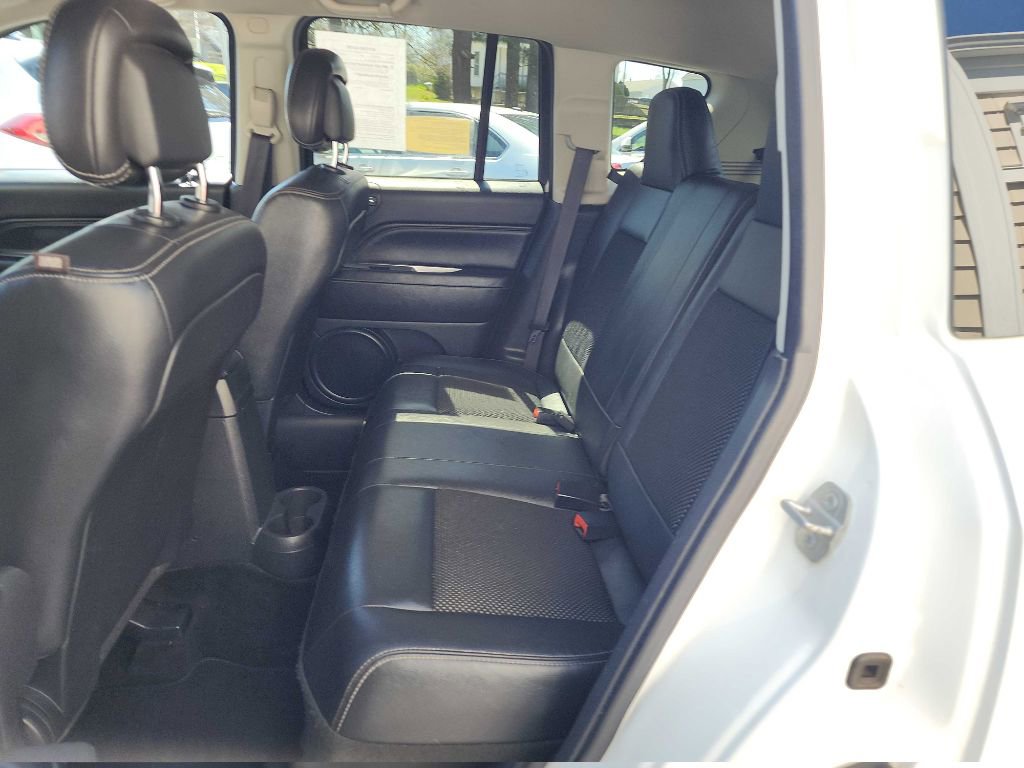 Used 2016 Jeep Compass Latitude FWD image 11