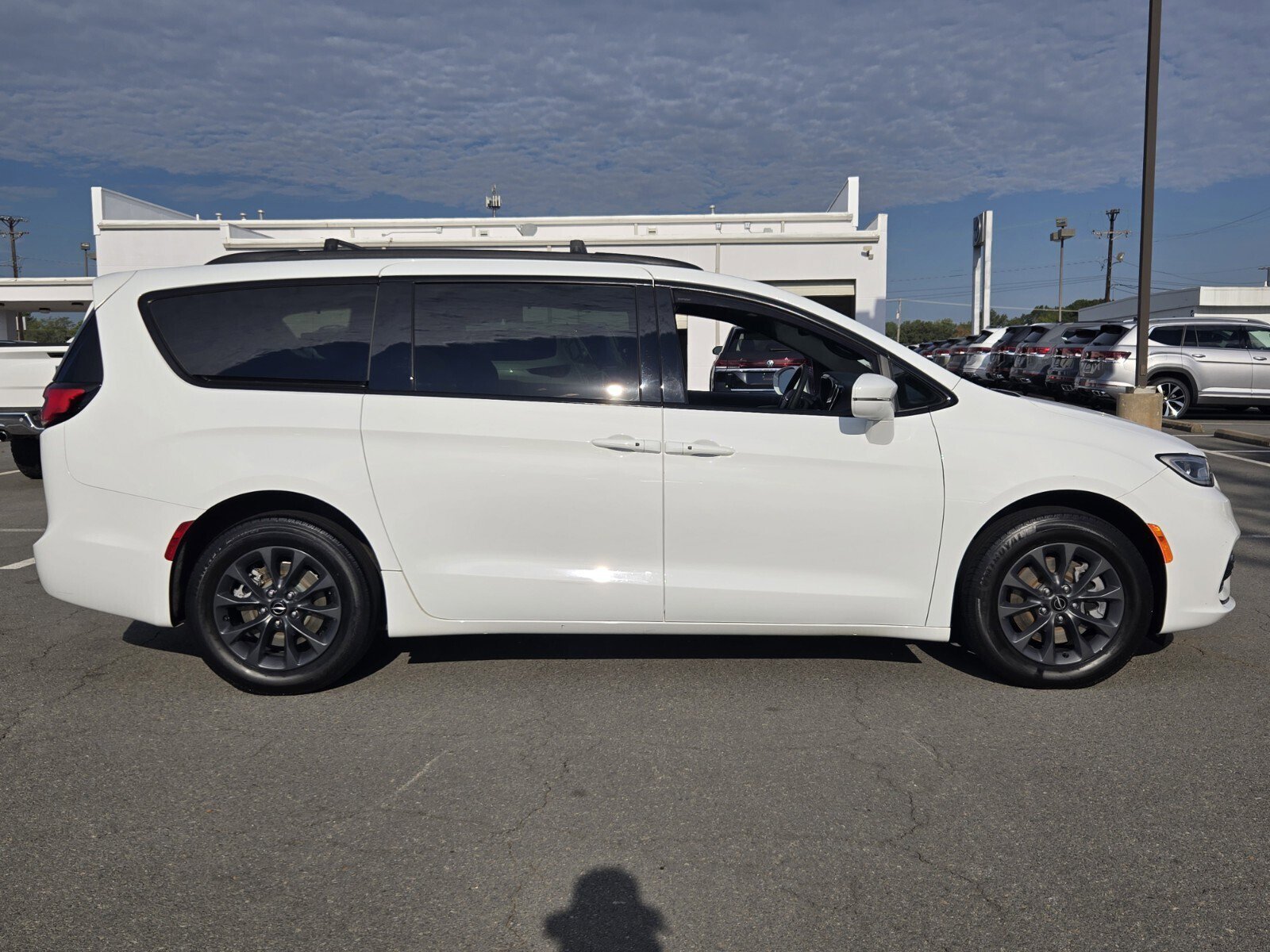 Used 2022 Chrysler Pacifica Touring-L w/ S Appearance Package video 2