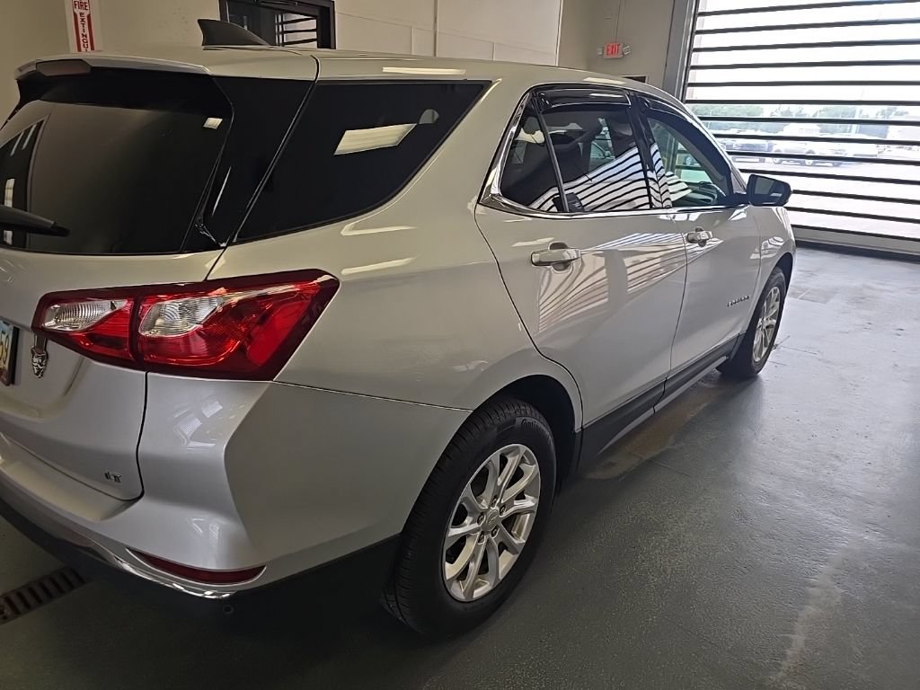 Used 2020 Chevrolet Equinox LT w/ Driver Convenience Package FWD image 3