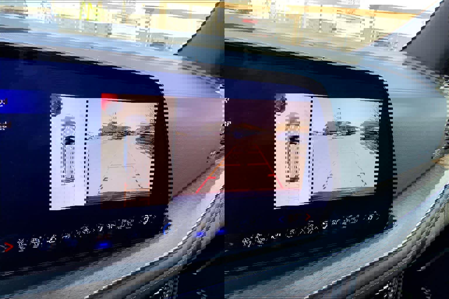 Used 2025 Chevrolet Tahoe High Country AWD/4WD image 29