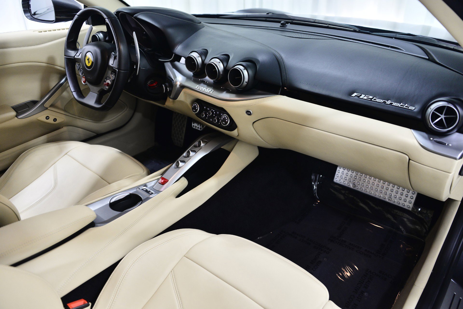 Used 2015 Ferrari F12 Berlinetta image 14