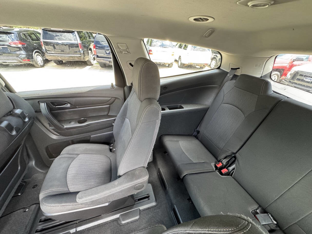Used 2017 Chevrolet Traverse LT w/ Style and Technology Package image 23