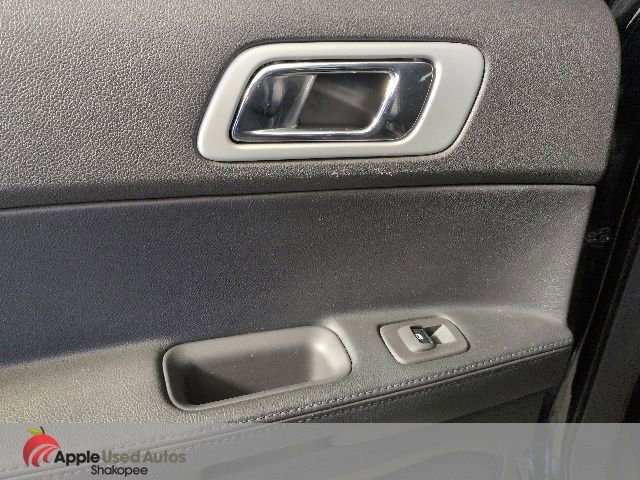 Used 2014 Ford Explorer XLT w/ Equipment Group 202A AWD/4WD image 30