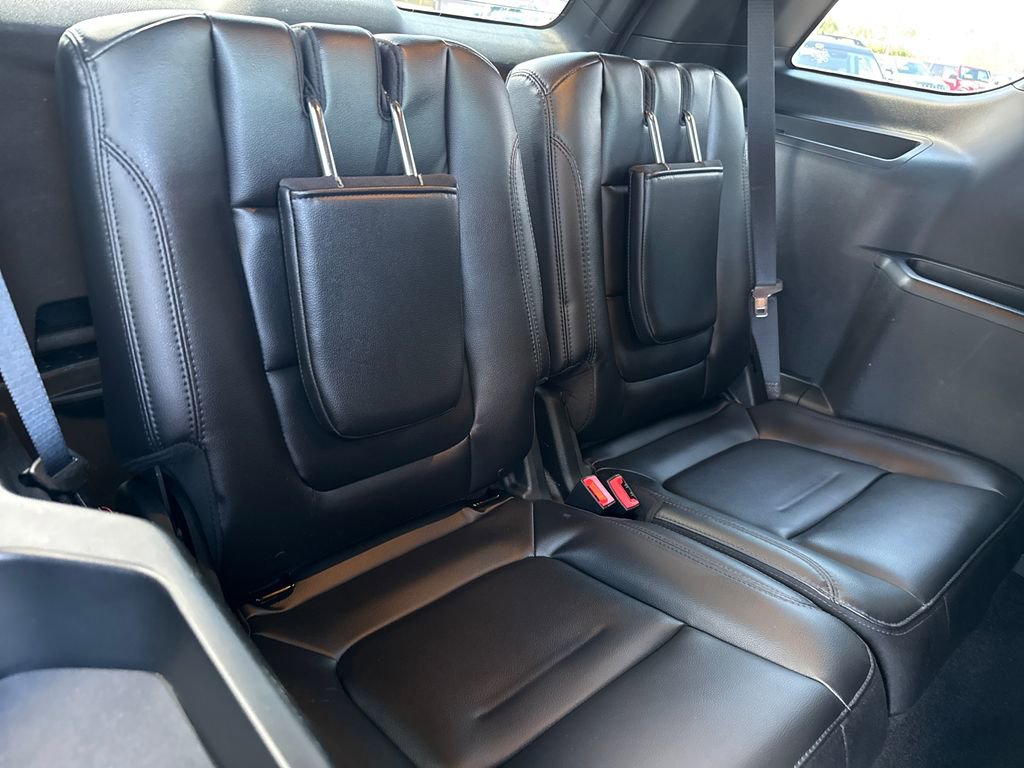 Used 2019 Ford Explorer XLT w/ Equipment Group 202A image 27