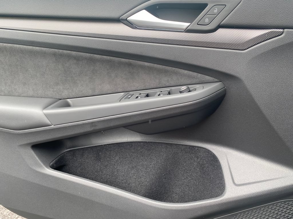 New 2026 Volkswagen GTI SE FWD image 31