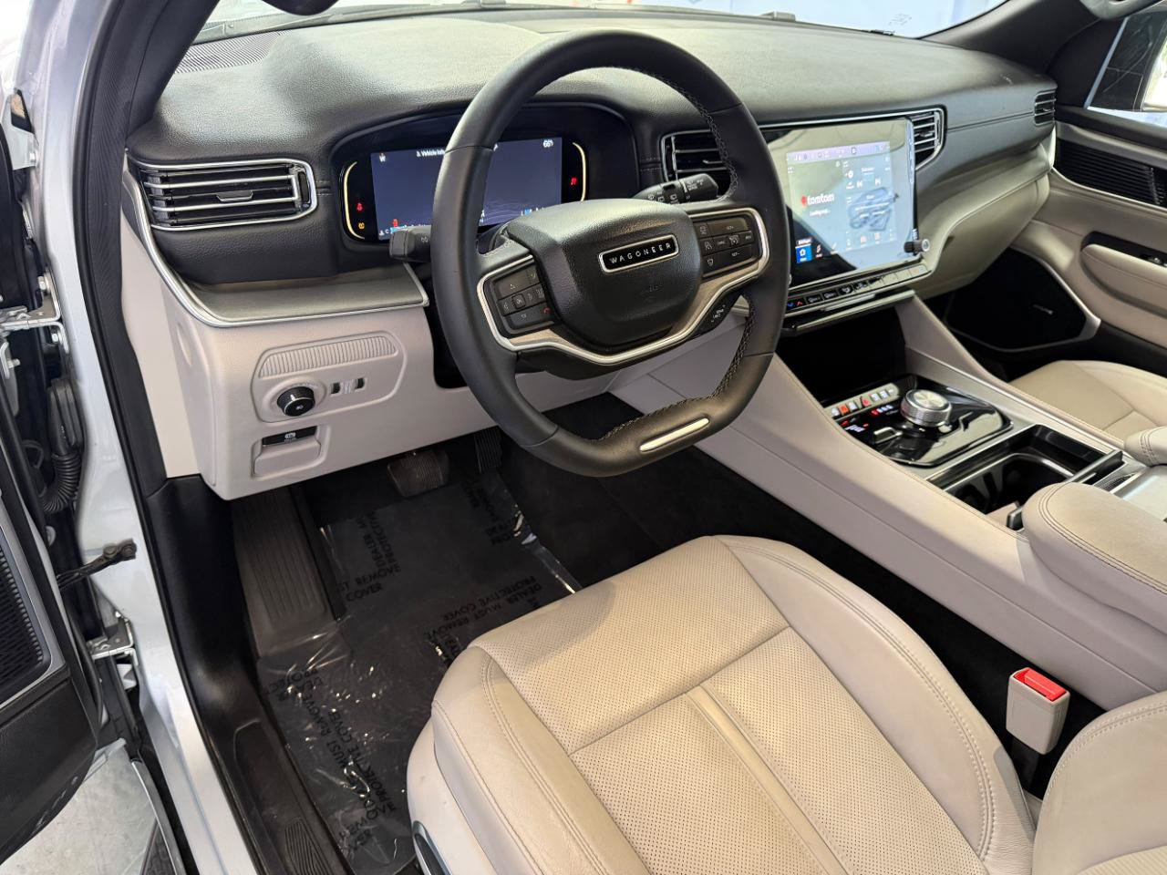 Used 2025 Jeep Wagoneer Series II AWD/4WD image 15