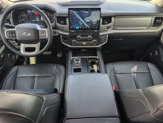 Used 2023 Ford Expedition XLT image 30