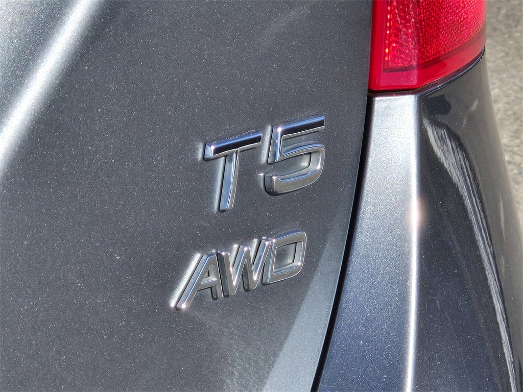 Used 2017 Volvo V60 T5 Cross Country Platinum image 13