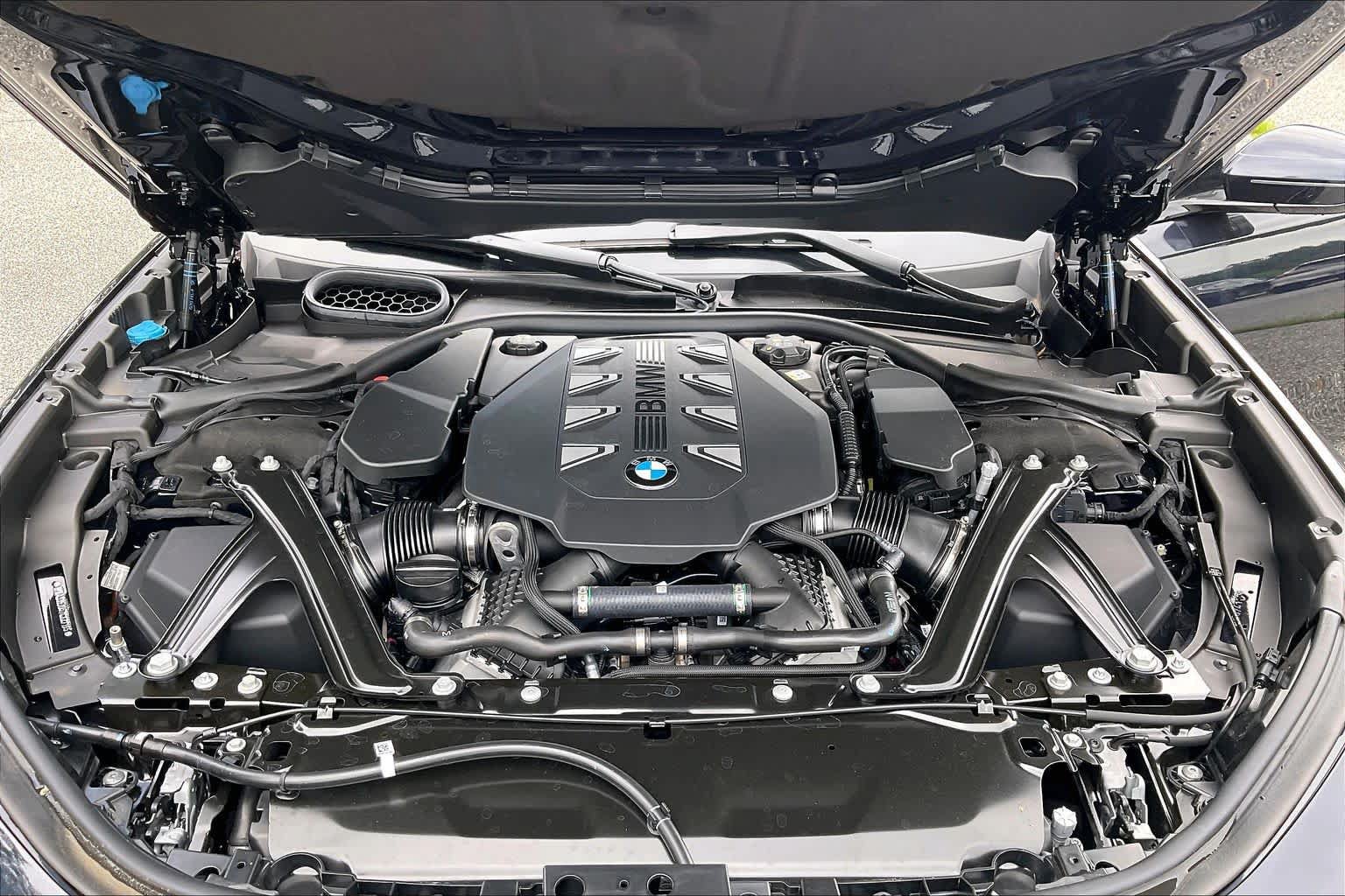 New 2026 BMW 760i xDrive w/ Autobahn Package AWD/4WD image 16