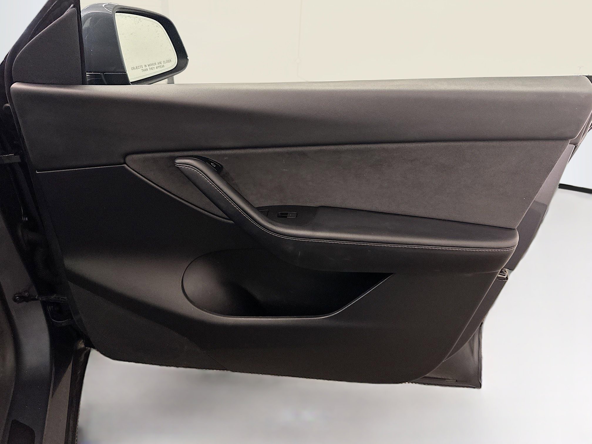 Used 2022 Tesla Model Y Long Range image 35