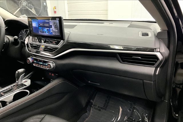 Used 2025 Nissan Altima 2.5 SR w/ SR Premium Package AWD/4WD image 19