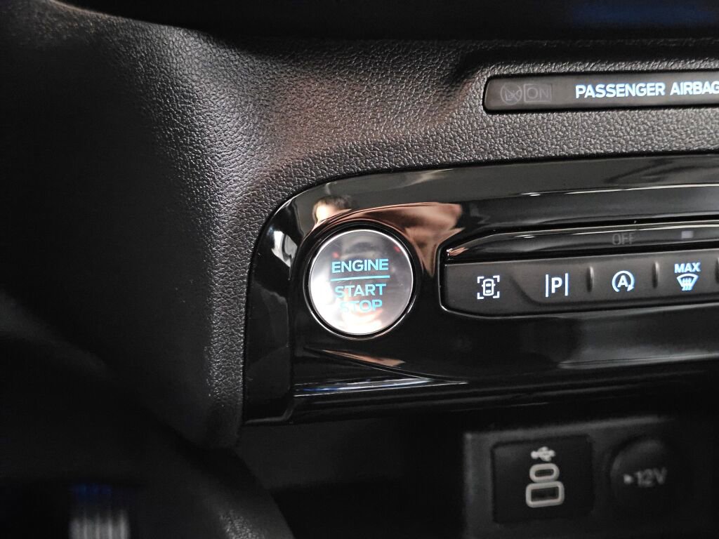 Used 2024 Ford Escape Platinum image 29