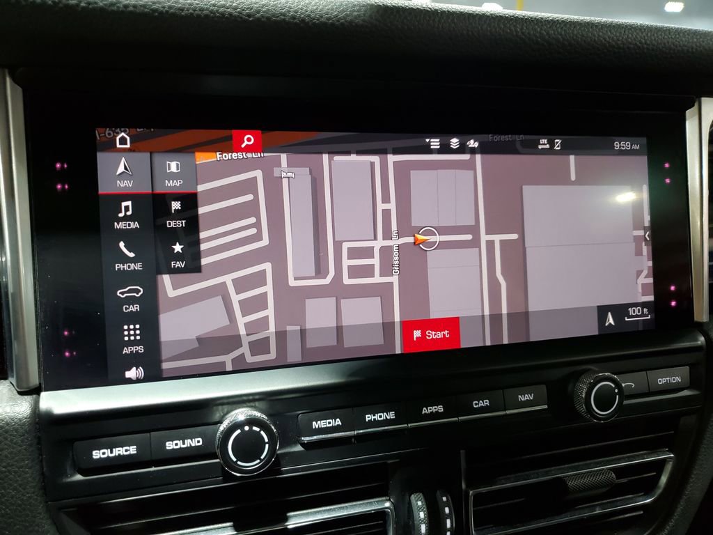 Used 2020 Porsche Macan image 32