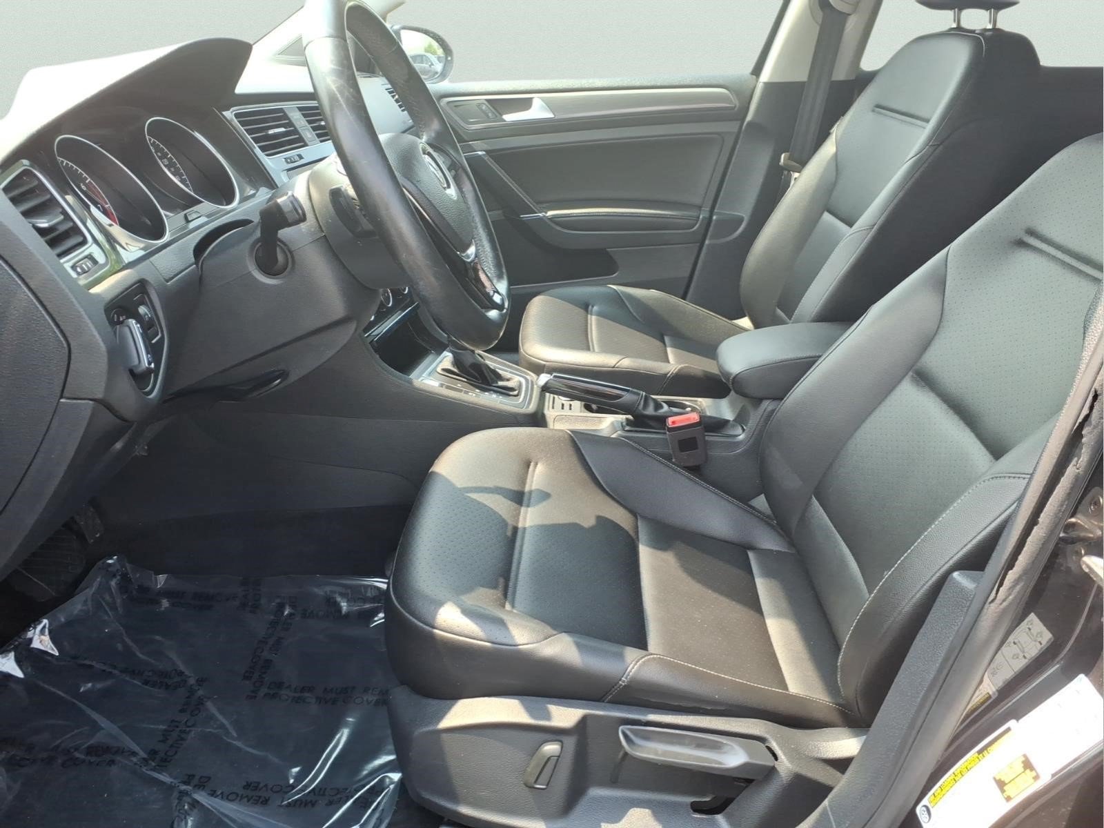 Used 2019 Volkswagen Golf SE FWD image 16