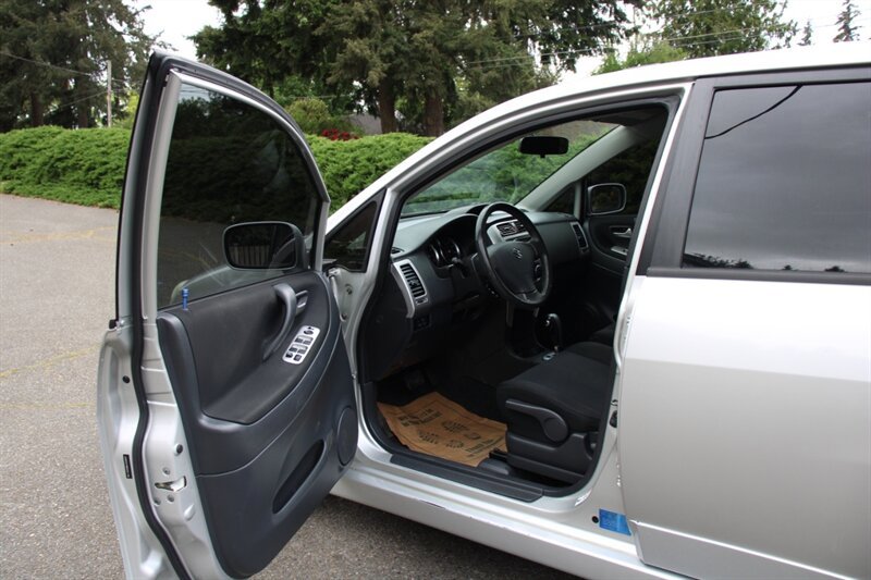 Used 2006 Suzuki Aerio SX FWD image 5