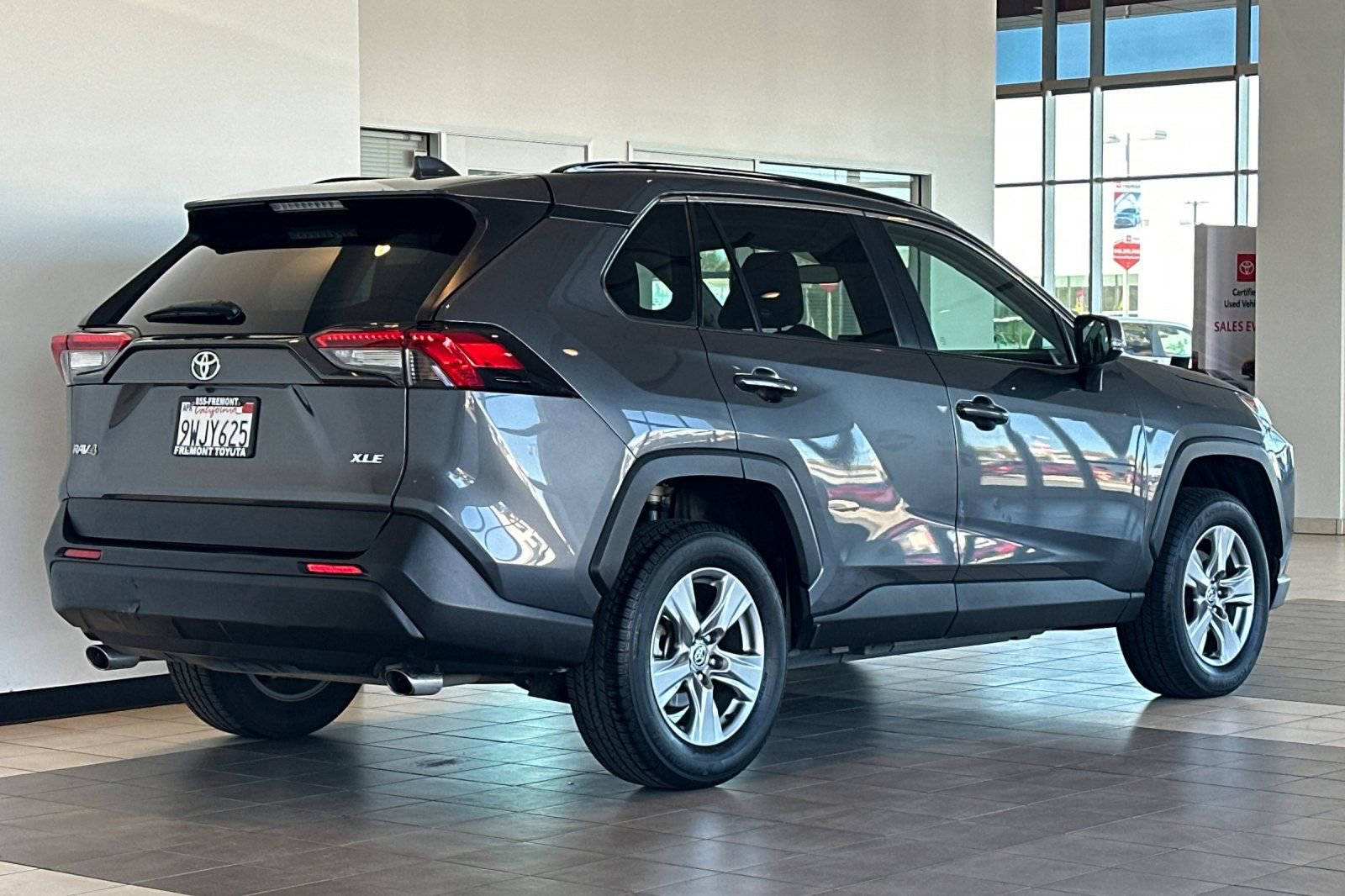 Certified 2022 Toyota RAV4 XLE w/ Convenience Package image 4